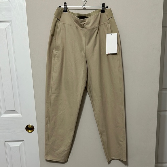 Lululemon - Picture 1 of 13